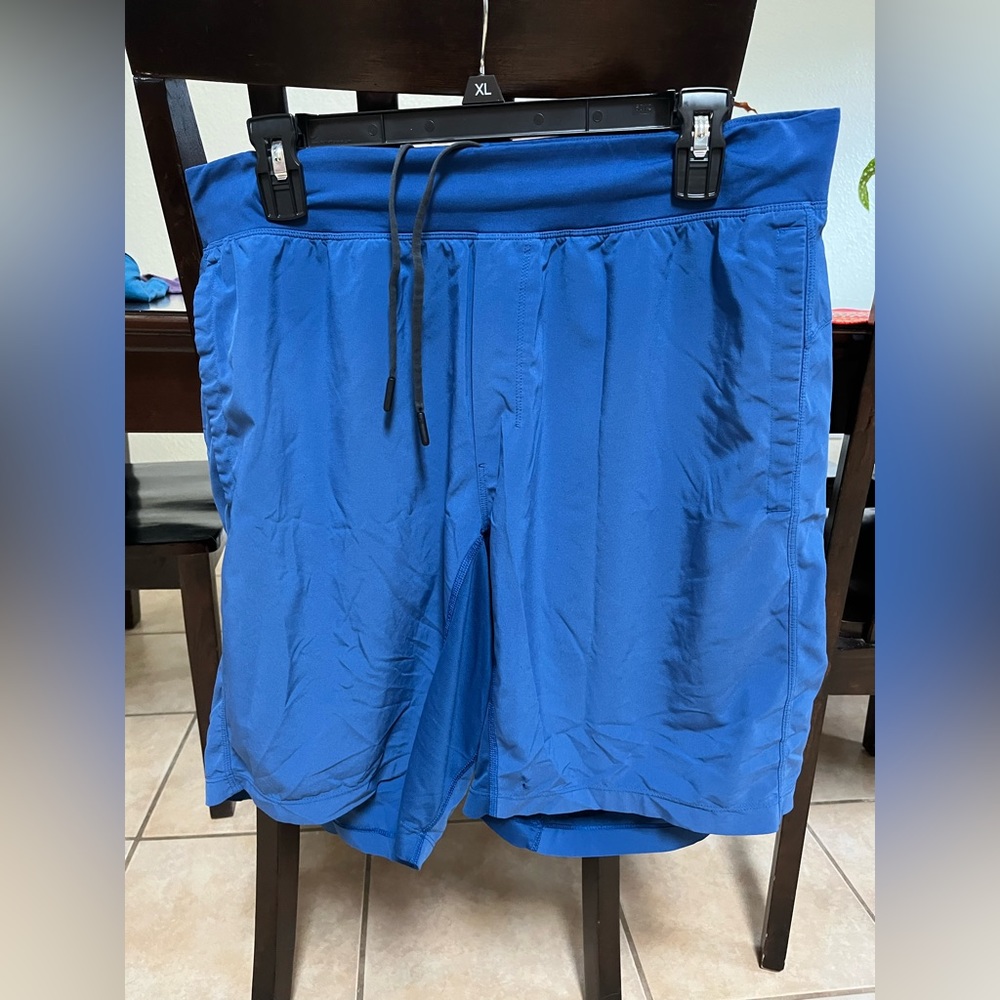 XL 10 inch Lululemon Men’s shorts blue